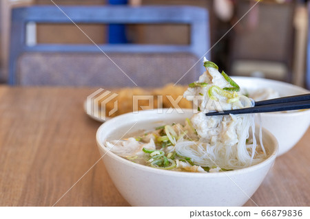 魚羹 魚羹麵 魚丸 肉丸 fish ball noodle soup 魚羹 魚羹麵 魚丸 肉丸 fish ball noodle soup 66879836