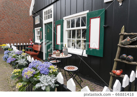 Typical Dutch village with beautiful wooden houses on the island of Marken in the Netherlands, Holland 66881418