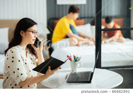 Mom work from home 66882891