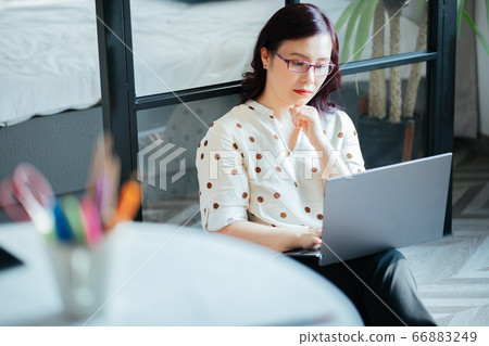 Mom work from home 66883249