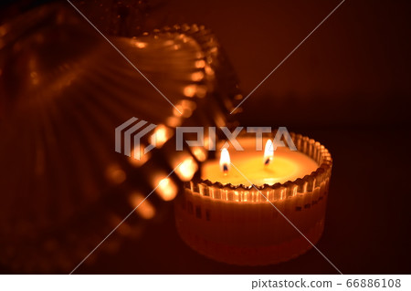 Candle in crystal glass jewelry box 66886108