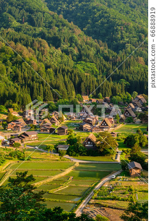 初夏的白川鄉（黃昏） 66888919