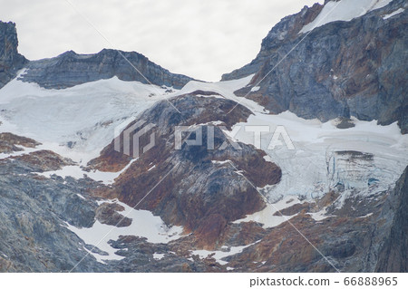 Esmeralda lake glacier 66888965