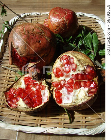 Pomegranates 66892619