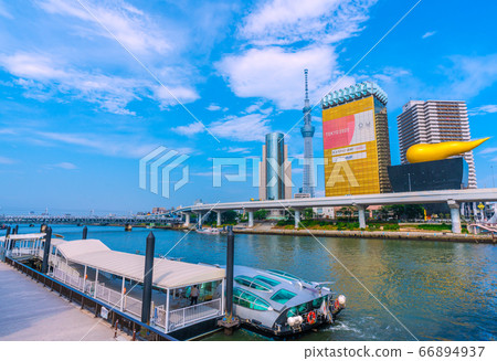 Japan's Tokyo cityscape overlooking Himiko, Tokyo Sky Tree, Sumida River, etc. (sumida river walk, a new landmark in the back left) 66894937