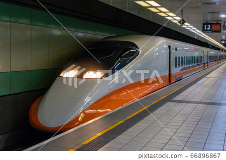 Taiwan High Speed Rail (Taiwan Shinkansen) 700T type next to Taoyuan Station 66896867