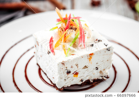 Gourmet sweet dessert candied fruit cheesecake  66897666