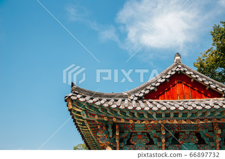 Korean traditional roof at Beomeosa temple in Busan, Korea 66897732