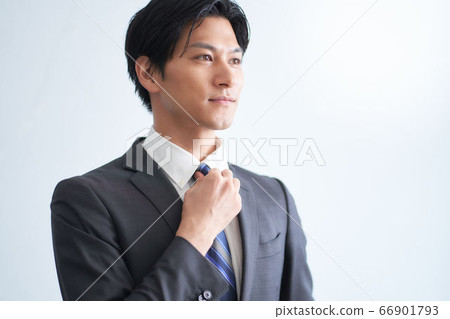 準備修飾的男人 66901793