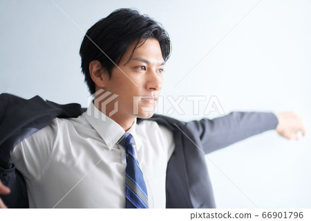 A man wearing a suit 66901796