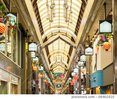 Kyoto Shinkyo pole 66902810