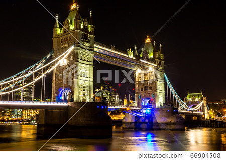 Tower Bridge in London, United Kingdom. Long 66904508