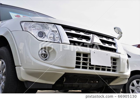 Car image Mitsubishi Pajero low angle Car image Mitsubishi Pajero low angle 66905130