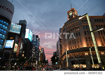 Ginza 4-chome intersection (19:07) Summer Ginza 4-chome intersection (19:07) Summer 66905382