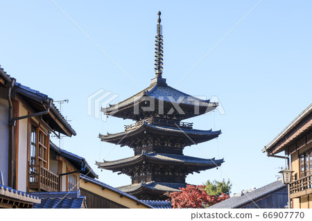 八坂塔在秋天在京都 66907770