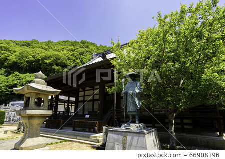 Takehara cityscape, Shorenji Temple, Takehara City, Hiroshima Prefecture 66908196