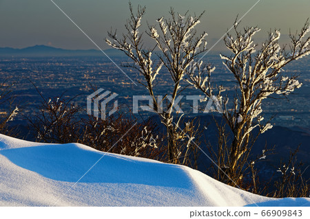筑波山tonodake的霧e和關東平原的tanzawa 照片素材 圖片 圖庫 筑波山tonodake的霧e和關東平原的tanzawa 照片素材 圖片 圖庫