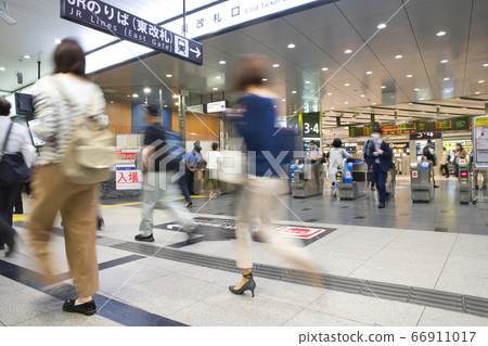 Commuting scenery in Osaka after declaring emergency status for coronavirus infectious disease June 66911017