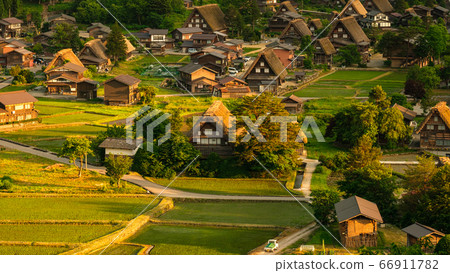 Shirakawa-go in early summer (at dusk) Shirakawa-go in early summer (at dusk) 66911782