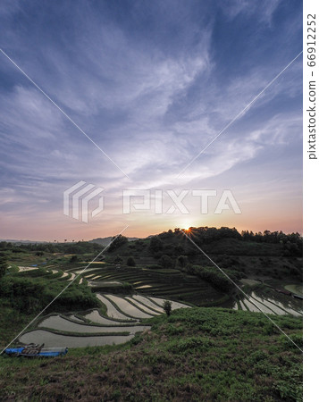 Chihaya Akasaka Village People working on rice terraces in Shimoakasaka 66912252