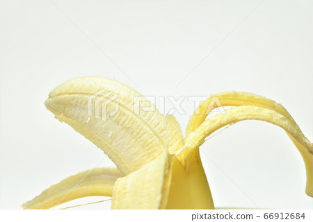 Peeled banana Peeled banana 66912684