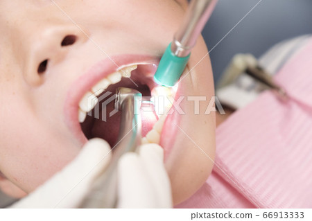 正在接受治療的兒童：空氣渦輪機 66913333