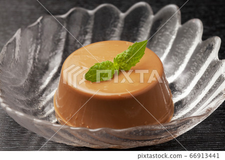 Coffee bavarois 66913441
