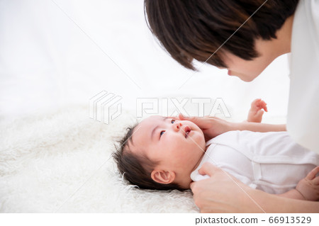 Baby image Baby image 66913529