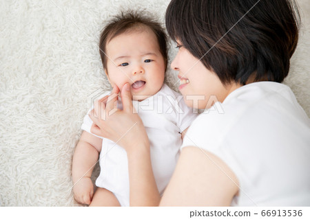 Baby image Baby image 66913536