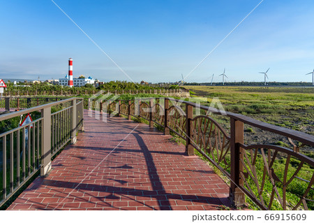台灣台中市高美濕地浮橋 台灣台中市高美濕地浮橋 66915609