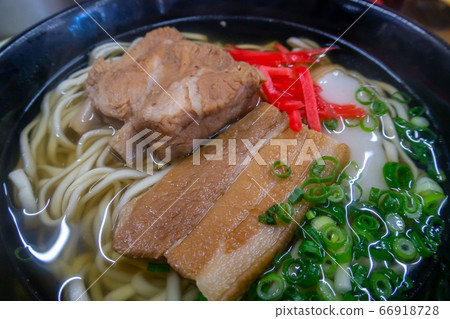 Okinawa Prefecture Nanjo City Tamaya mix soba Soki three pieces close-up horizontal position 66918728