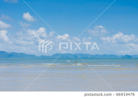 Blue Sky and Serene Sea. 66919476