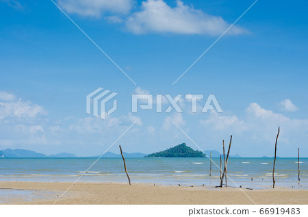 Sand Beach and Sea Water for Natural Background. 66919483