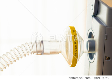 Connection status of the filter in the ventilator circuit of the ventilator used for home care Connection status of the filter in the ventilator circuit of the ventilator used for home care 66919969