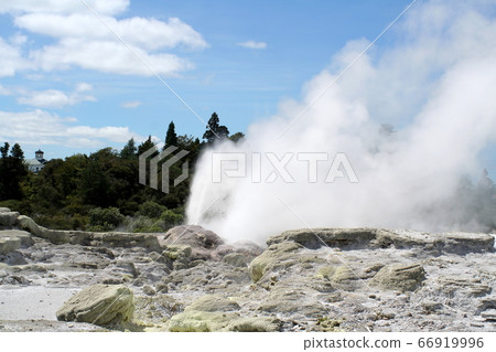 新西蘭羅托魯瓦的噴泉 新西蘭羅托魯瓦的噴泉 66919996