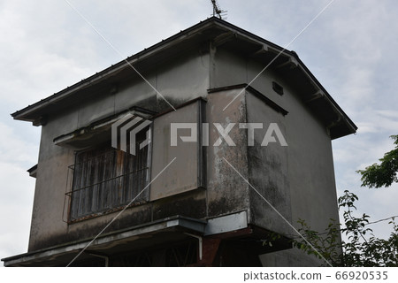 一座古老而美麗的建築在日本 一座古老而美麗的建築在日本 66920535