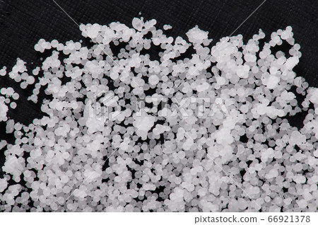 Soft white small silica gel balls 66921378