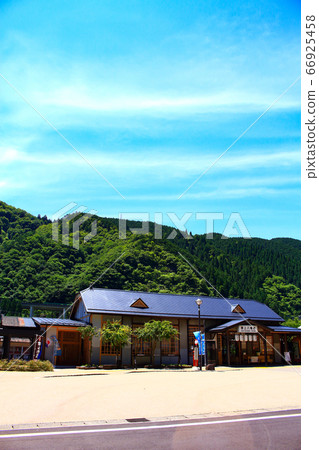 Scenery in front of Gujo Hachiman Station, Gifu Prefecture Scenery in front of Gujo Hachiman Station, Gifu Prefecture 66925458