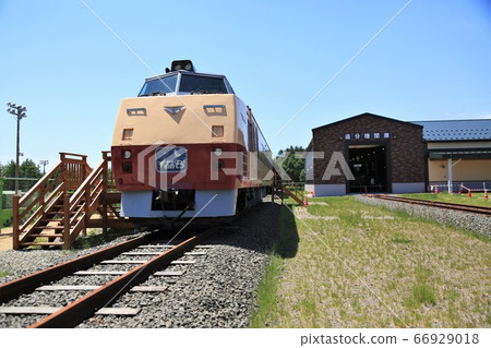 Limited Express Ozora/JNR Kiha183 (Roadside Station/Abira D51 Station) Limited Express Ozora/JNR Kiha183 (Roadside Station/Abira D51 Station) 66929018