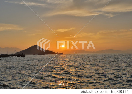 29 April 2020 view at Kennedy Town, Belcher Bay , 66930315