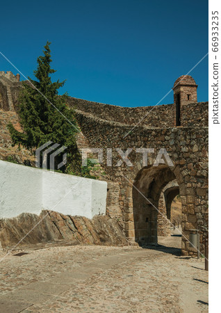 Arched gateway in the city outer wall of Marvao 66933235