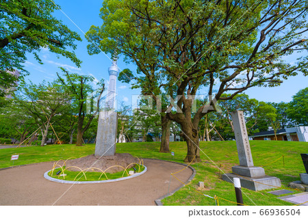 Tokyo cityscape of Japan, overlooking the Emperor Meiji Emperor's place in Sumida Park 66936504