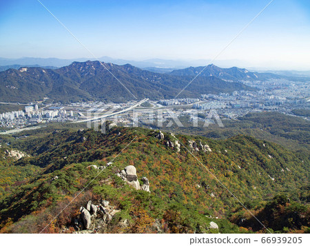 首爾市道峰區道峰洞道峰山的秋天 66939205