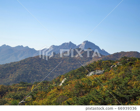 首爾市道峰區道峰洞道峰山的秋天 首爾市道峰區道峰洞道峰山的秋天 66939336