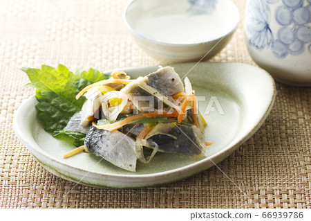 Marinated herring 12 66939786