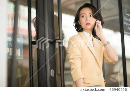 女人商務咖啡館 66940936