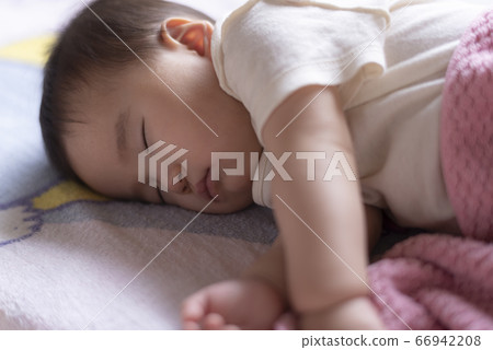 小睡的寶貝 小睡的寶貝 66942208
