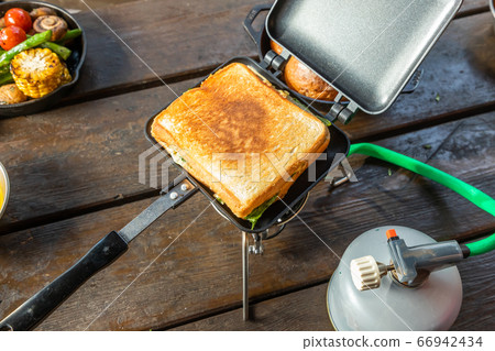 Outdoor sandwich hot sandwich 66942434