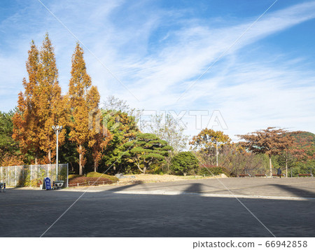 韓國慶北市蔚山市南區文秀路文秀世界盃體育場 66942858