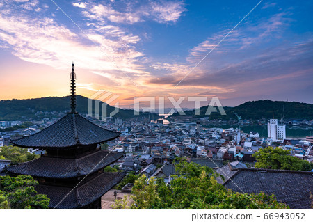 《Hiroshima Prefecture》 Onomichi's dawn and sunrise sky 66943052